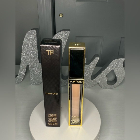 Tom Ford Shade & Illuminate Concealer 1C0 Silk - Picture 1 of 2